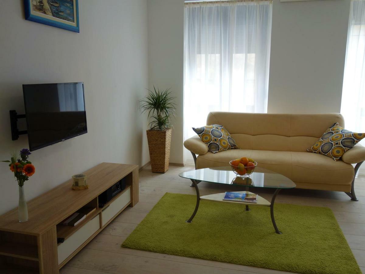 Apartments Vincent Kastav Exterior foto